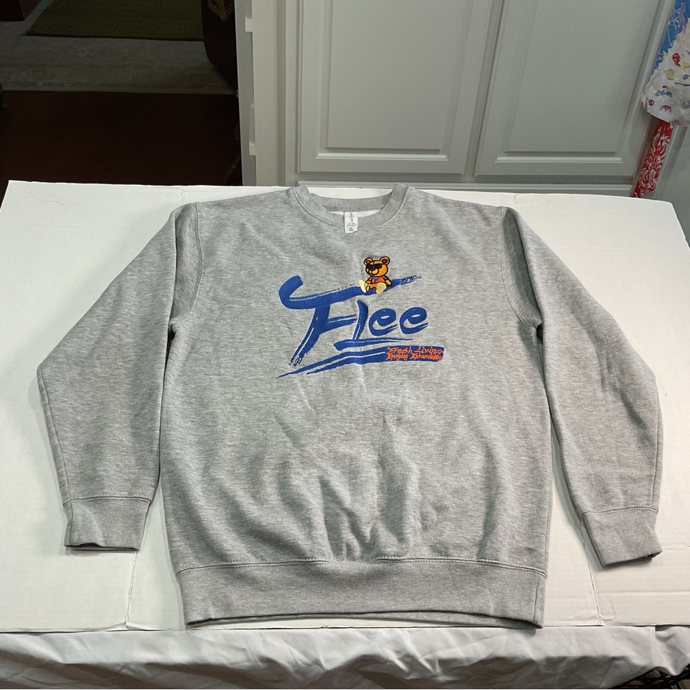 Flee Light Gray graphic Crewneck Sweatshirt
